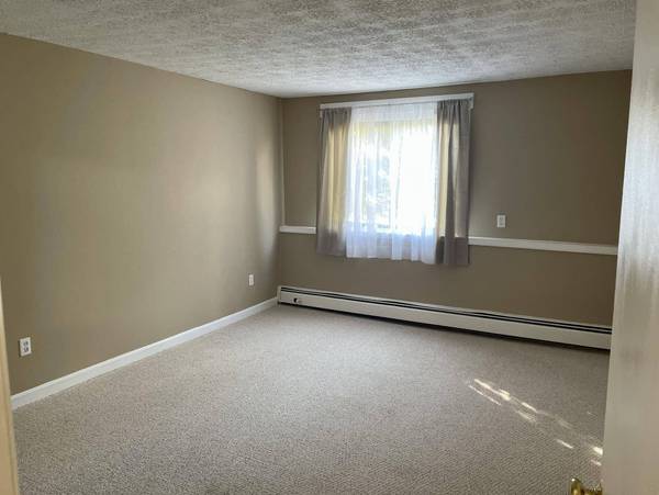 25 Log ST #1B, Manchester, NH 03102