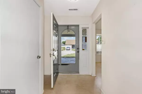 88 BASTIAN DR, Mount Laurel, NJ 08054