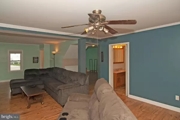 409 DELAWARE AVE, Bridgeville, DE 19933