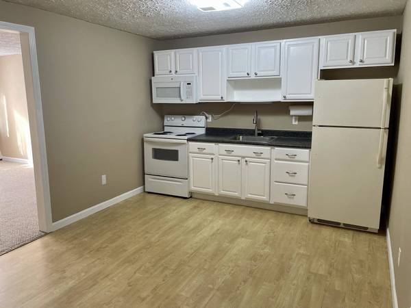25 Log ST #1B, Manchester, NH 03102