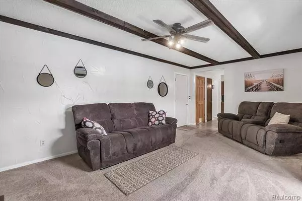 5184 BIRCHCREST Drive, Swartz Creek, MI 48473