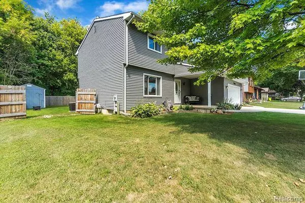 5184 BIRCHCREST Drive, Swartz Creek, MI 48473