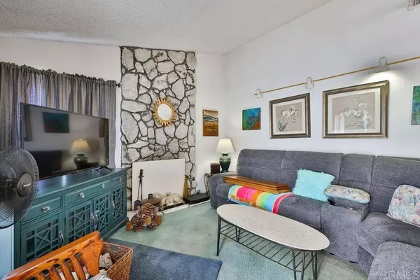 9515 Eve LN, Santee, CA 92071