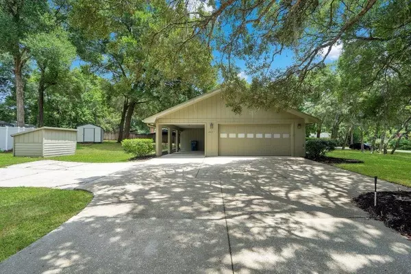 2671 OAK RD, Deland, FL 32720