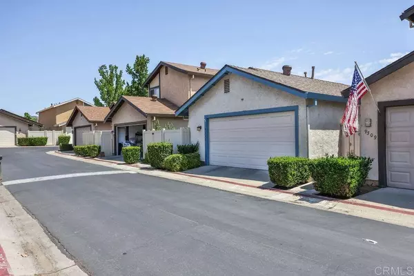 9515 Eve LN, Santee, CA 92071