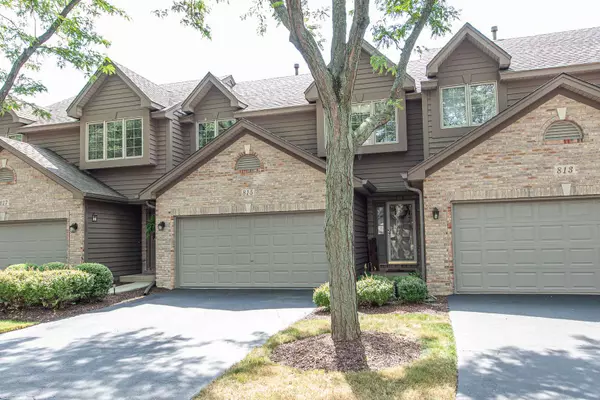 815 Millcreek CIR, Elgin, IL 60123