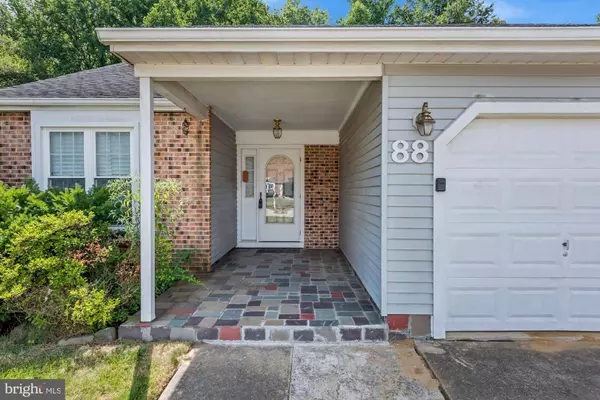 88 BASTIAN DR, Mount Laurel, NJ 08054