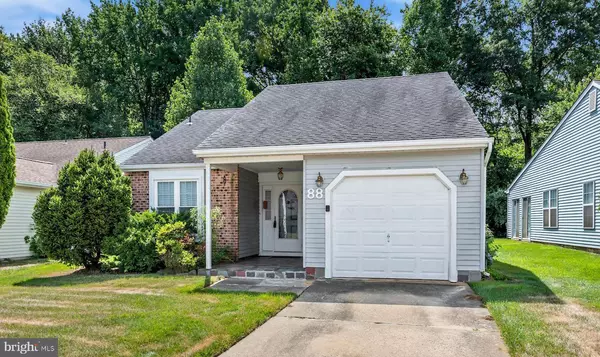 88 BASTIAN DR, Mount Laurel, NJ 08054