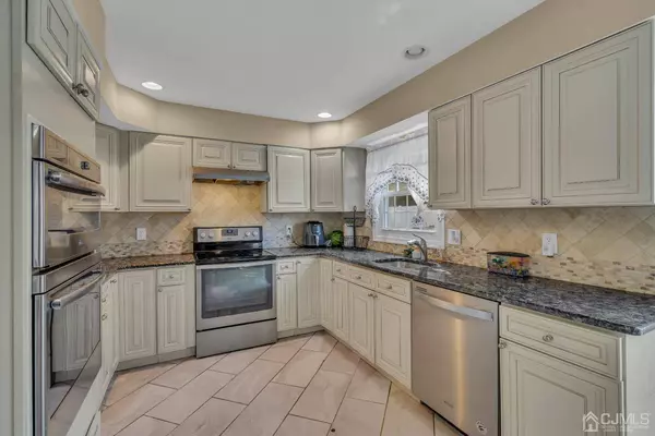 145 tyler DR, Willingboro, NJ 08046