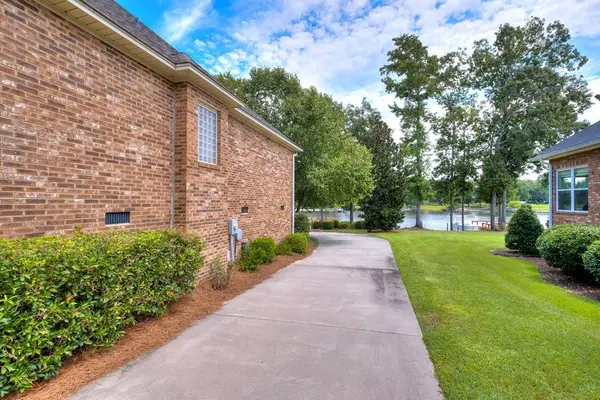 120 Plantation Dr., Manning, SC 29102