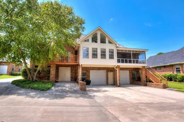 120 Plantation Dr., Manning, SC 29102