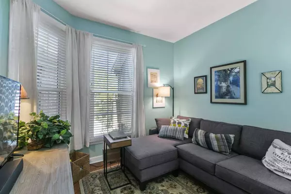 1156 Tennyson Lane, Naperville, IL 60540