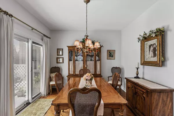 1156 Tennyson Lane, Naperville, IL 60540