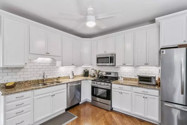 1156 Tennyson Lane, Naperville, IL 60540