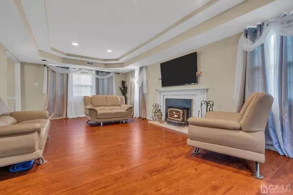 145 tyler DR, Willingboro, NJ 08046