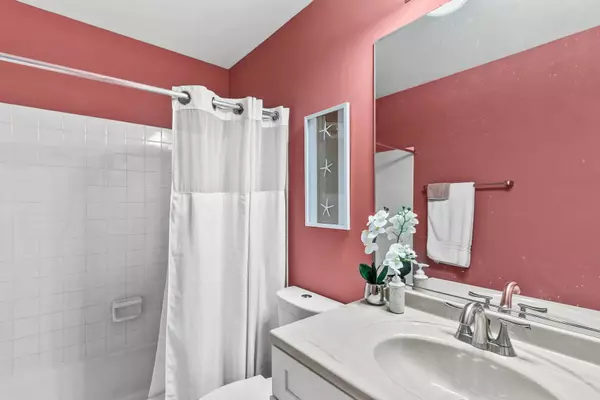 1156 Tennyson Lane, Naperville, IL 60540