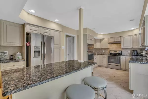 145 tyler DR, Willingboro, NJ 08046