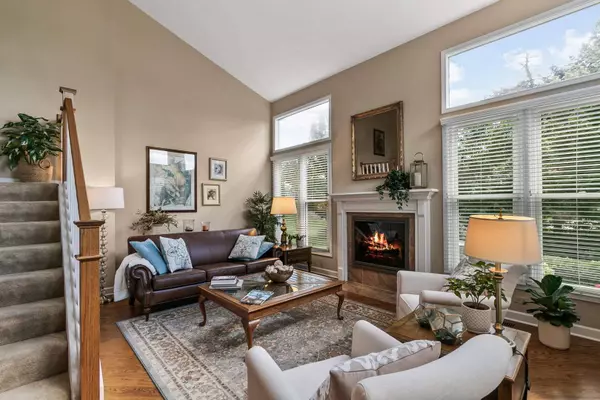 1156 Tennyson Lane, Naperville, IL 60540