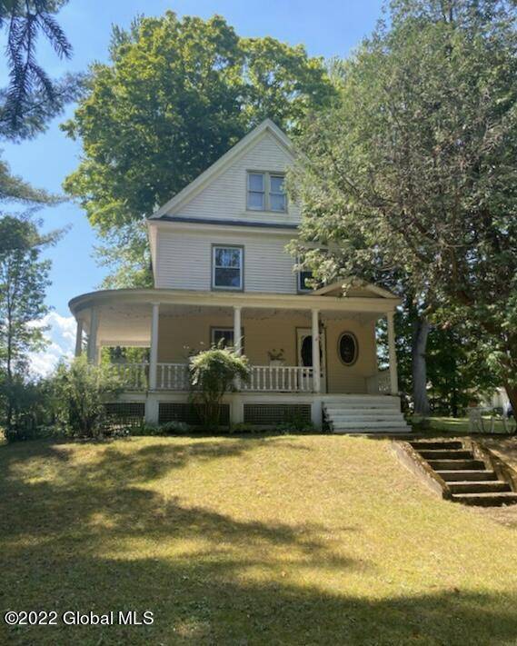 2 Mill ST, Hagaman, NY 12086