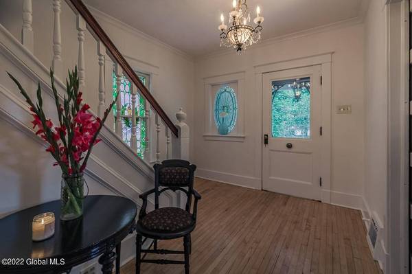 2 Mill  ST, Hagaman, NY 12086