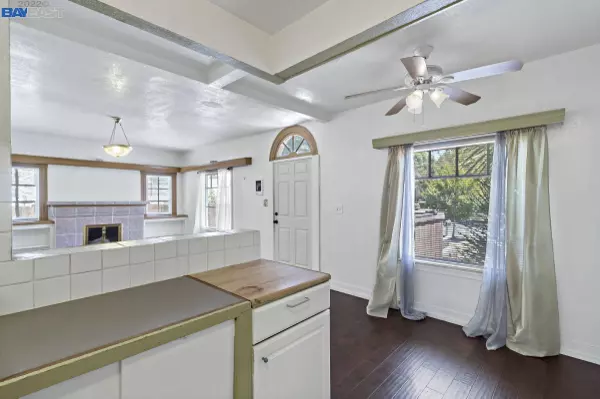 2304 Sacramento St, Berkeley, CA 94702