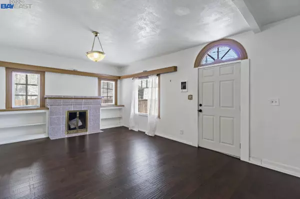 2304 Sacramento St, Berkeley, CA 94702