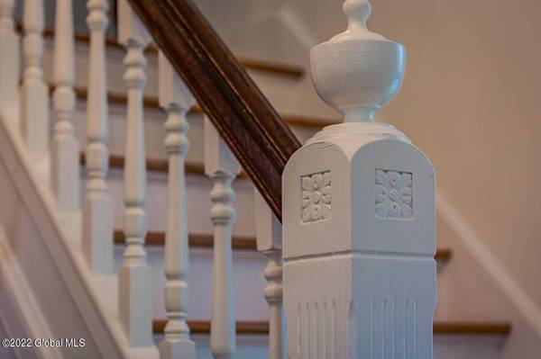 2 Mill  ST, Hagaman, NY 12086