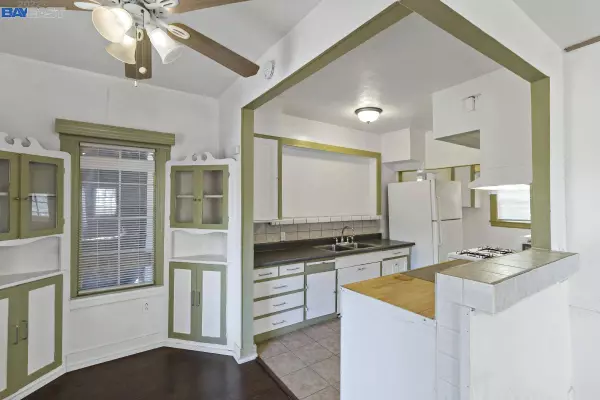 2304 Sacramento St, Berkeley, CA 94702