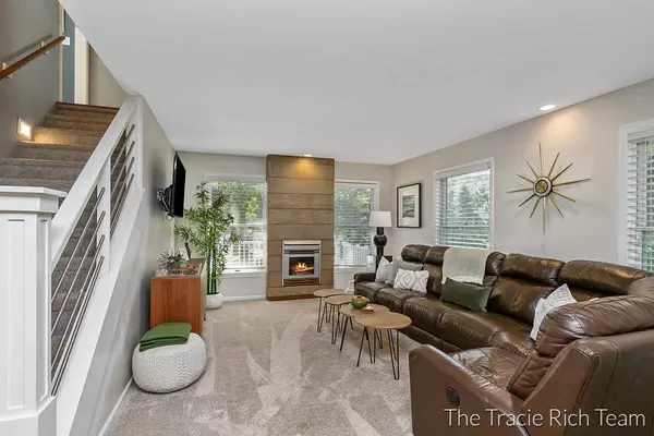 3961 13 Mile NE Road, Rockford, MI 49341