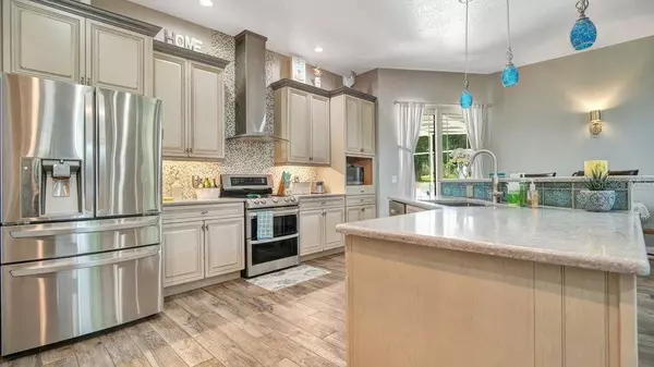 523 S PINE MEADOW DR, Debary, FL 32713