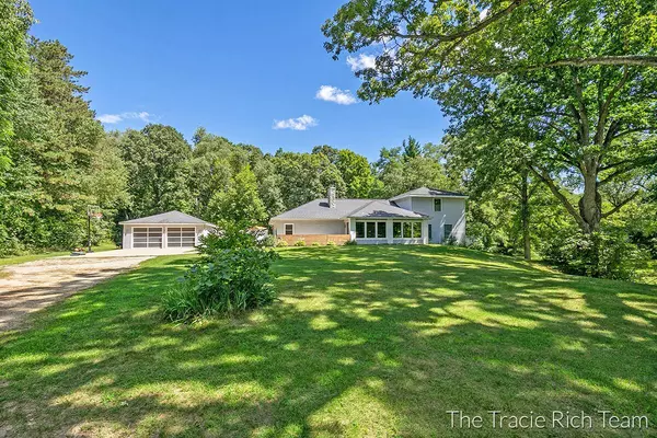 3961 13 Mile NE Road, Rockford, MI 49341