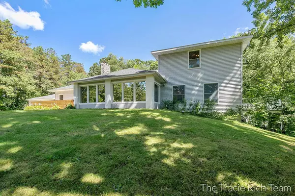 3961 13 Mile NE Road, Rockford, MI 49341