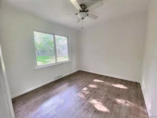 22201 MORTON Street, Oak Park, MI 48237