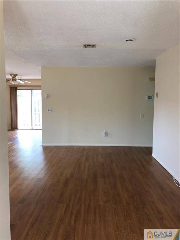 527D Belford RD, Monroe, NJ 08831