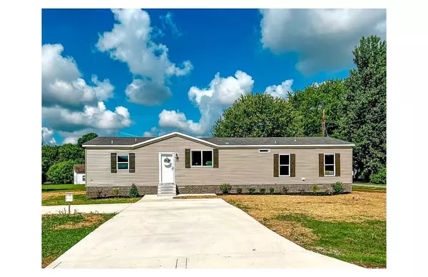 1104 N Church St, Portland, TN 37148