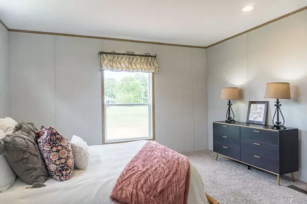 1104 N Church St, Portland, TN 37148