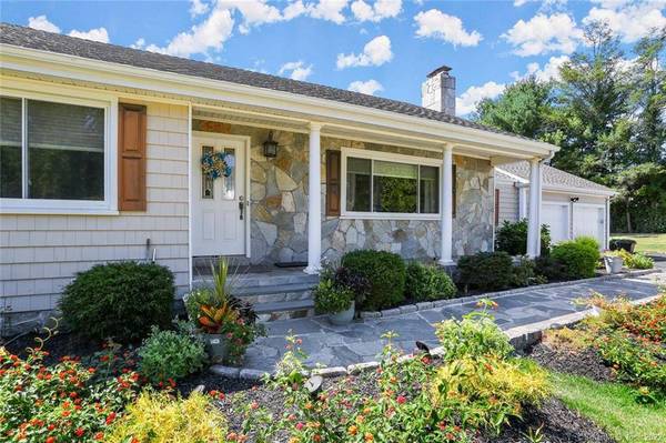 18 Botsford Place, Trumbull, CT 06611