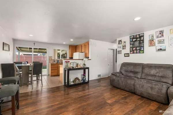 2821 NE 7th Street, Renton, WA 98056