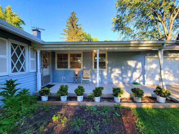 1143 N Quentin RD, Palatine, IL 60067