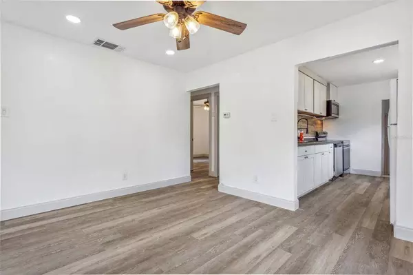 8211 N OGONTZ AVE, Tampa, FL 33604