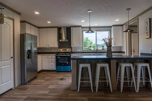 1104 N Church St, Portland, TN 37148