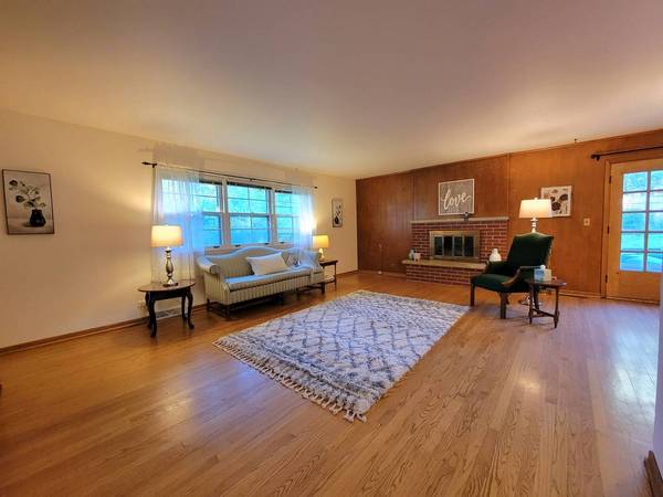 1143 N Quentin RD, Palatine, IL 60067