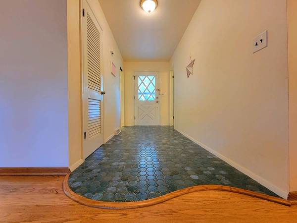 1143 N Quentin RD, Palatine, IL 60067