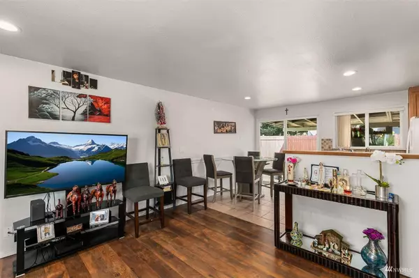 2821 NE 7th Street, Renton, WA 98056