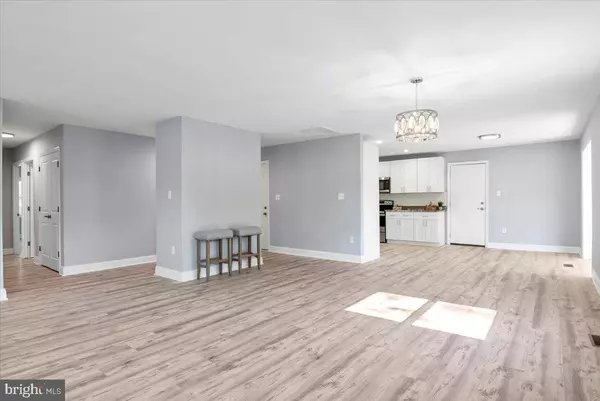 114 HILLCREST LN, Willingboro, NJ 08046