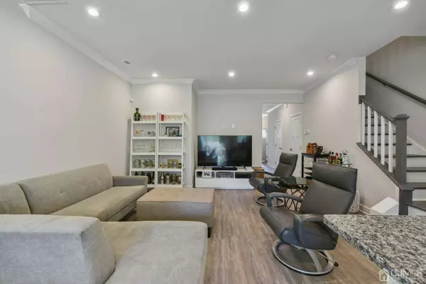 17 Athens WAY, Aberdeen, NJ 07721