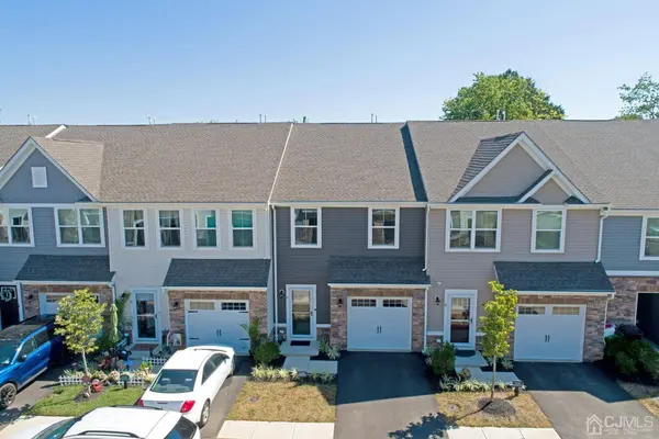 17 Athens WAY, Aberdeen, NJ 07721