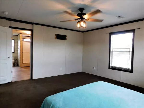 3184 NE County Rd 0200, Powell, TX 75153