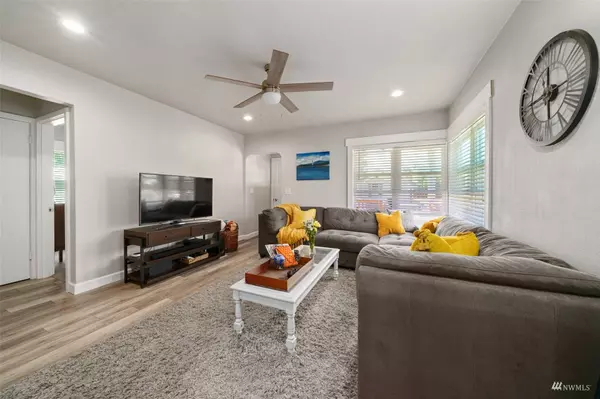 321 4th ST NE, Auburn, WA 98002