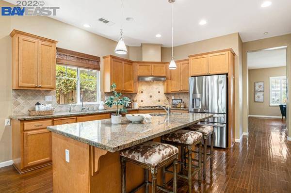 2746 Rivers Bend Cir, Livermore, CA 94550